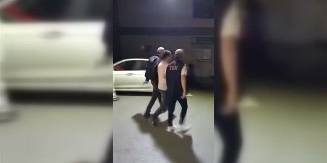 FETÖ üyesi, Havalimanı'nda ülkeye giriş yapmak isterken yakalandı