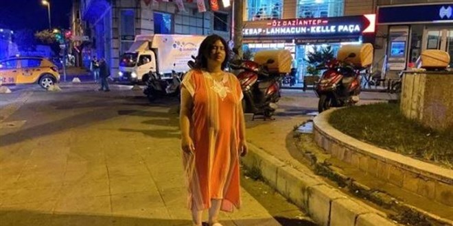 Beyoğlu'nda 'duran kadın' polisi alarma geçirdi