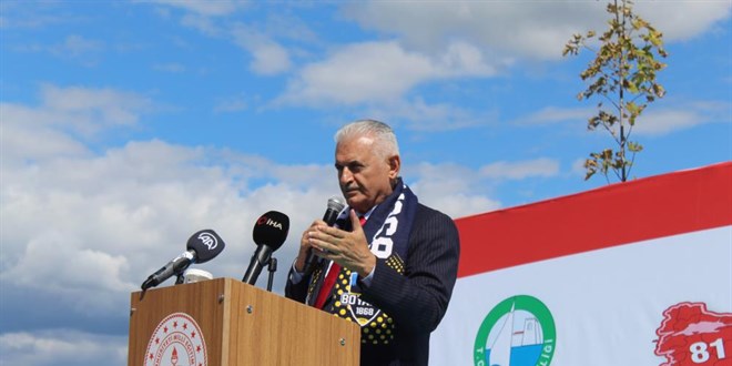 Binali Yıldırım: 20 yıldır söylüyoruz yolları böleriz ama Türkiye'yi böldürtmeyiz