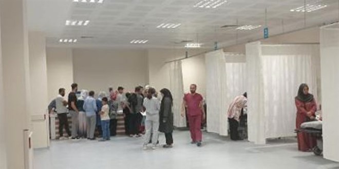 Silvan'da 35 öğrenci gıda zehirlenmesi şüphesiyle hastaneye kaldırıldı