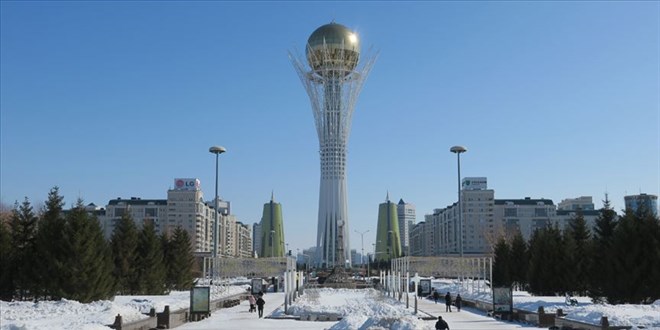 Kazakistan Parlamentosu başkentin ismini yeniden değiştirdi