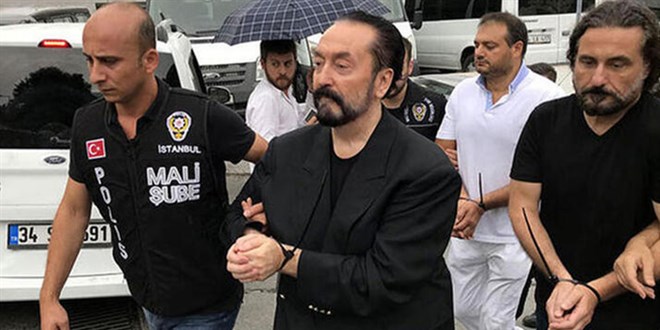 Adnan Oktar davasında sanıkların tutukluluğuna devam kararı