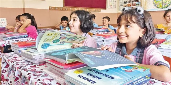 Devlet ücretsiz dağıttı, öğretmen hala istiyor