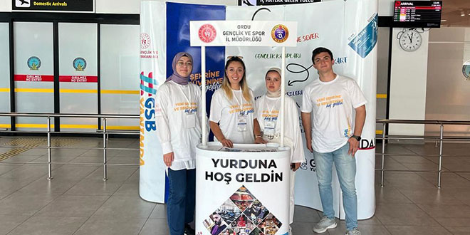 O ile gelen üniversite öğrencileri görevlilerce karşılanıyor