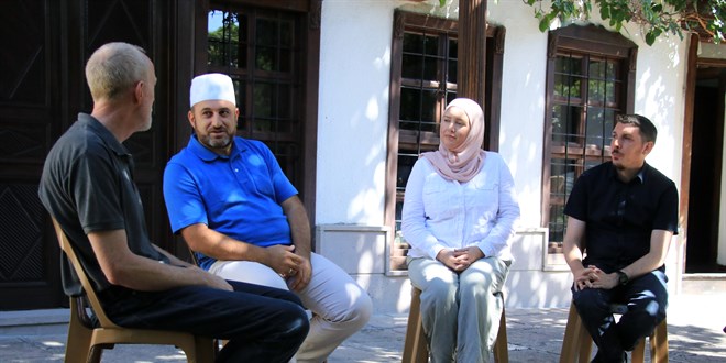 Müslüman olan 10 İngiliz geldikleri Konya'da duygu dolu anlar yaşadı