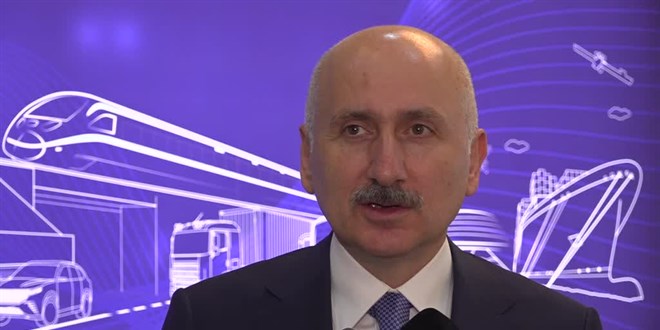 Karaismailoğlu: Milli elektrikli trenle yolcu taşımayı hedefliyoruz