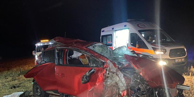 Çankırı'da şarampole devrilen otomobildeki 3 kişi öldü, 2 kişi yaralandı
