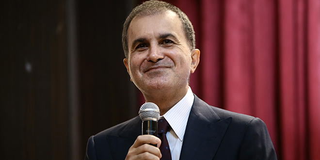 Ömer Çelik: AK Parti'de 'Yanımda mısınız, değil misiniz' diye yoklama yok