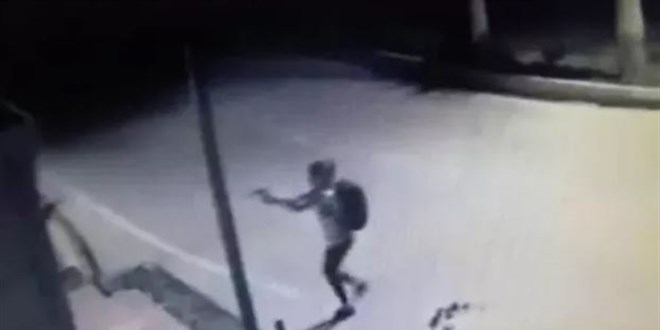 Polisevine saldıran teröristler kadın çıktı, işte çatışma anı