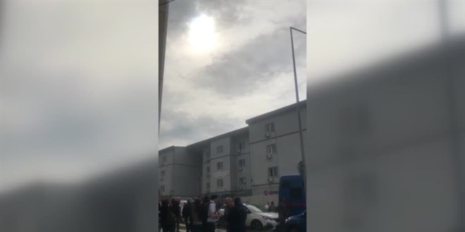 Büyükçekmece'de adliye bahçesindeki jeneratörde yangın çıktı