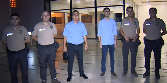 Polisevini kahramanca savundular