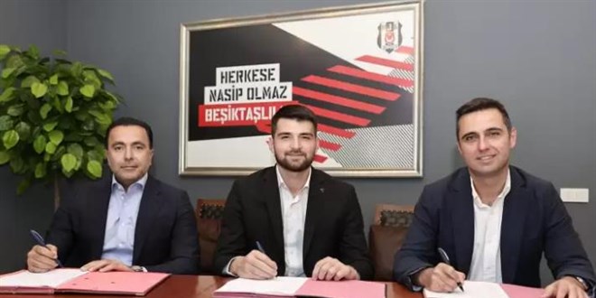 Beşiktaş, kaleci Ersin Destanoğlu ile sözleşme yeniledi