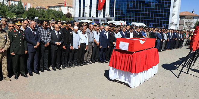 Şehit Astsubay Yusuf Ataş, Elazığ'da son yolculuğuna uğurlandı