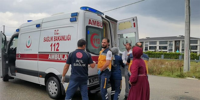 Bursa'da düğün yolunda kaza: 1'i çocuk 5 yaralı