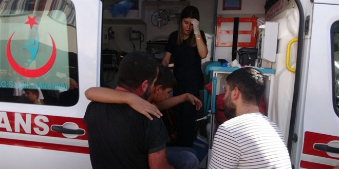 Çatıda oynayan iki arkadaş elektrik akımına kapıldı