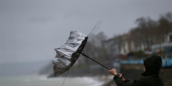 Meteoroloji 17 ili 'sarı' kodla uyardı: Kuvvetli yağış ve fırtına bekleniyor