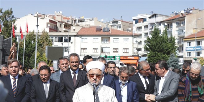 Milli Eğitim Bakanı Mahmut Özer, Kayseri'de cenaze törenine katıldı