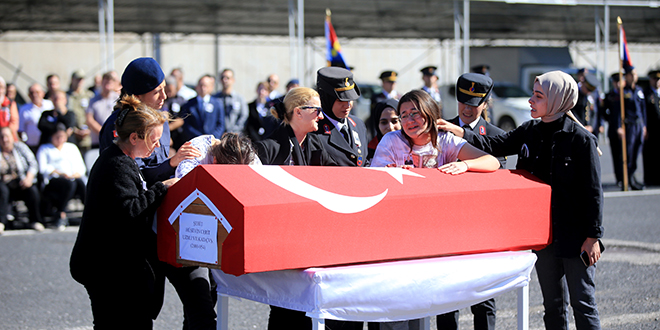 Trafik kazasında şehit olan uzman çavuş, Kayseri'de toprağa verildi