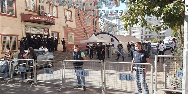 HDP Diyarbakr il binas kaak kat nedeniyle mhrlendi