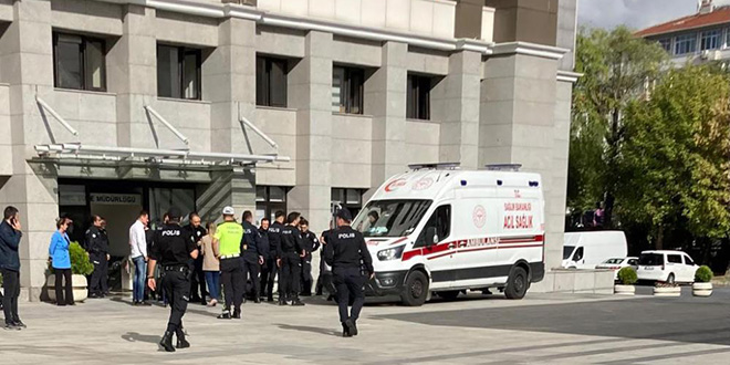 Polis memuru emniyet binasında intihar etti