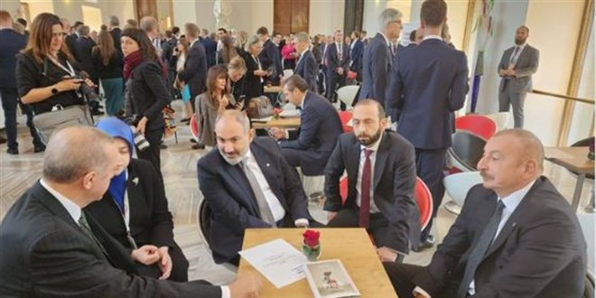 Erdoğan, Paşinyan ve Aliyev aynı karede