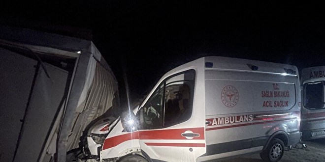 Hasta ve sağlık personeli olan ambulansı kaçıran şahsa adli kontrol