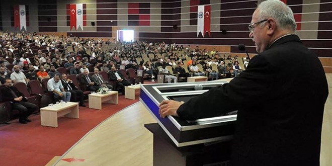 'Vampir' uyarısı yapan rektör istifa etti