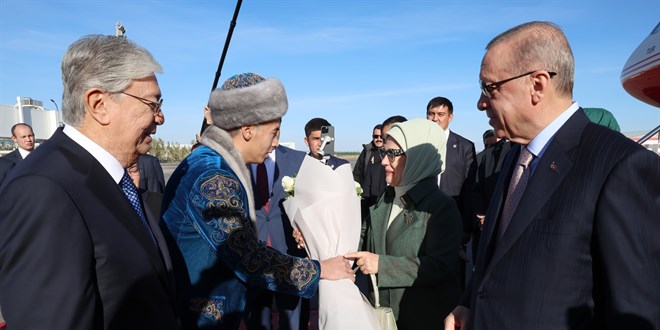 Cumhurbaşkanı Erdoğan Kazakistan'a geldi