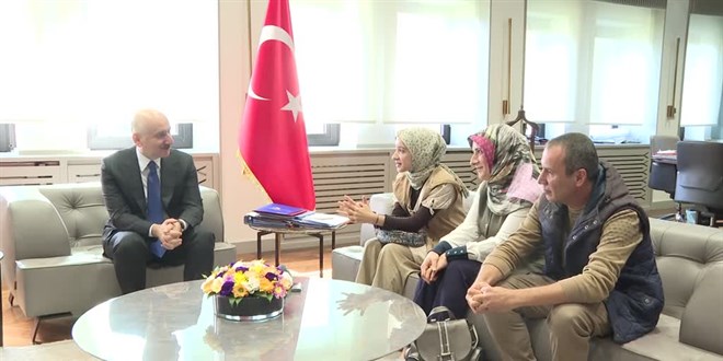 Karaismailoğlu, yazdığı mektupla İsviçre'de birinci olan Esra Sümeyye Öz'ü kabul etti