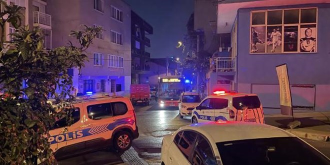 Tartıştığı gruba silahla ateş ederken babasını da vurdu