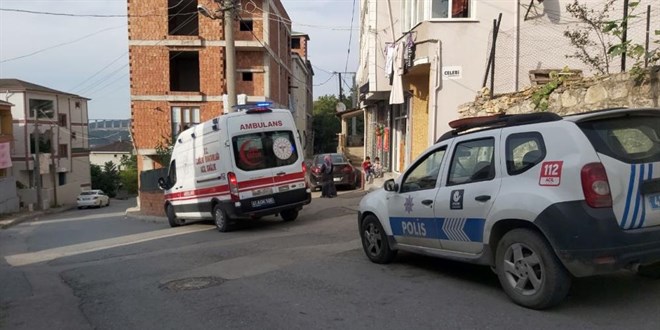 'Neden çalışmıyorsun' diyen kızını döverek hastanelik etti