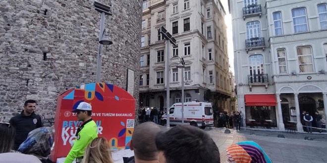 Galata Kulesi'nde korkunç olay: Genç adam düşerek öldü