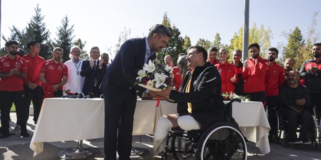 Ampute Futbol Milli Takımı, gazilere moral ziyaretinde bulundu