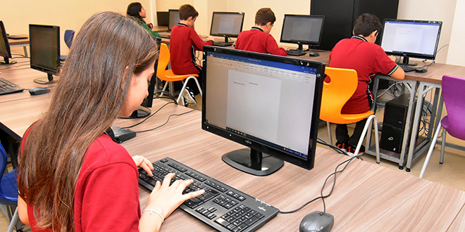 Adliye personelinin bilgisayarlarından ortaokulda teknoloji sınıfı oluşturuldu