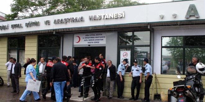 Rapor için gittiği hastanede güvenlikçileri bıçaklayan kurye tutuklandı