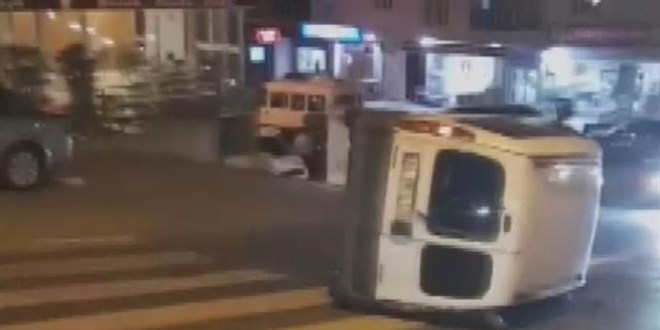 Beylikdz'nde bir src kazadan kaarken kaza yapt