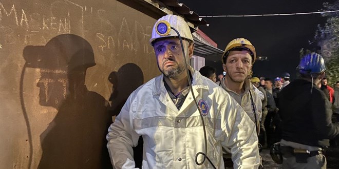 Bartn'da ac bekleyi: Arkadalarnn kurtarlma almalarn byle izledi