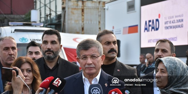 Davutoğlu, Amasra'da patlama yaşanan maden ocağında incelemede bulundu