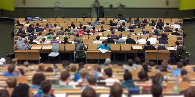 Üniversiteler, bilim için harcaması gereken paraları 'usulsüzce' savurdu