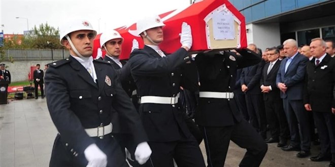 Şiddet gören kadını kurtarmak isterken şehit düşen polis için tören
