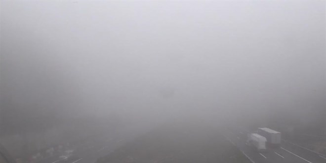 Bolu Dağı'nda sis etkili oluyor