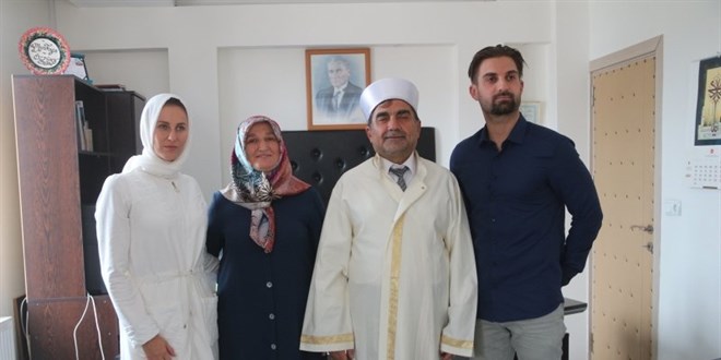 Macar kadın Mersin'de Müslüman oldu