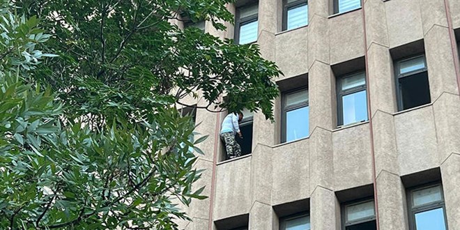 Ankara Adliyesi'nde intihar girişimini polis önledi