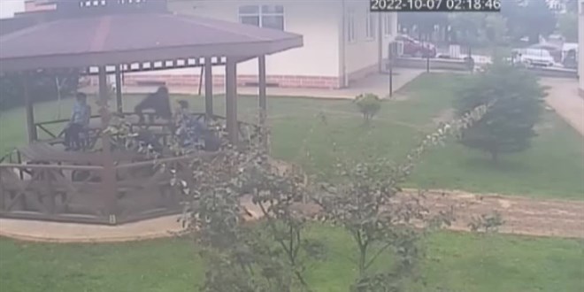 Ortaokul öğrencisi, Heimlich manevrasıyla arkadaşının hayatını kurtardı