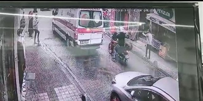 Sağlık çalışanlarıyla esnafın yol verme kavgası