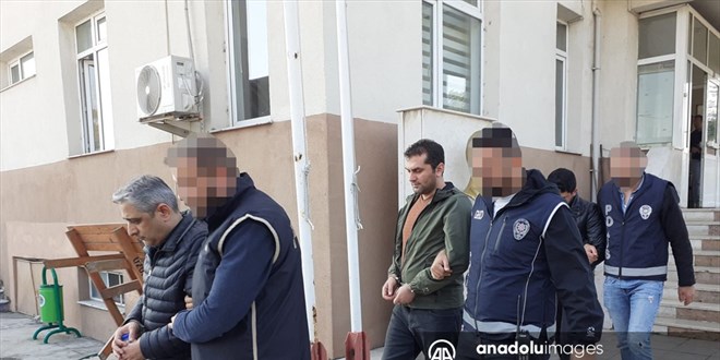 Yunanistan'a kaçarken yakalanan 2 FETÖ hükümlüsü tutuklandı