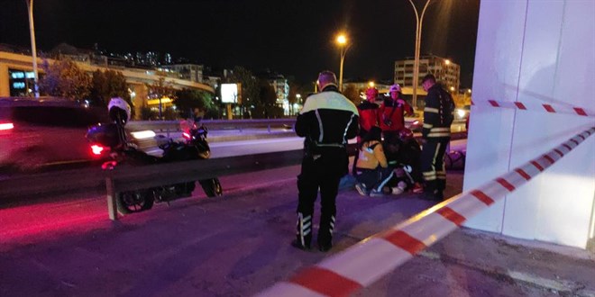 17 yaşındaki kız köprüden atladı, aşağıda bekleyen polisler tuttu