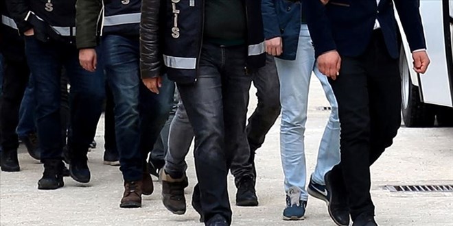 İstanbul'da FETÖ'ye yönelik "Gazi Turgut Aslan Operasyonu"nda yakalanan 21 şüpheli tutuklandı