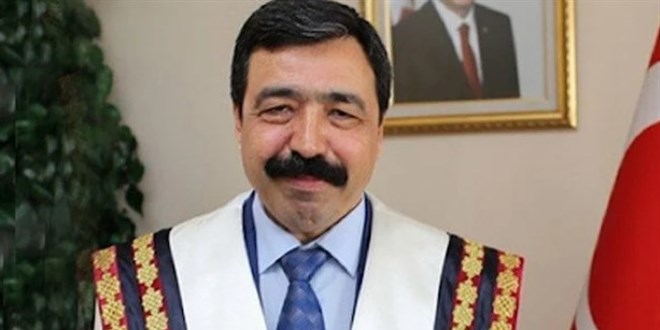 O rektör üniversiteye eş, dost, akraba doldurmuş!