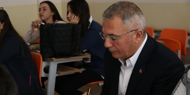 55 ya��nda �niversite hayaline kavu�tu